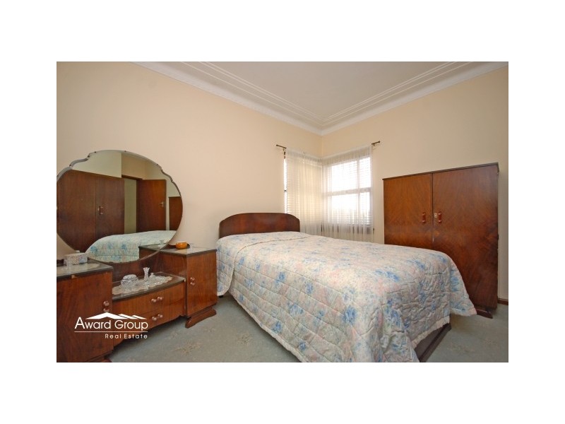 43 Osgathorpe Rpad, Gladesville NSW 2111