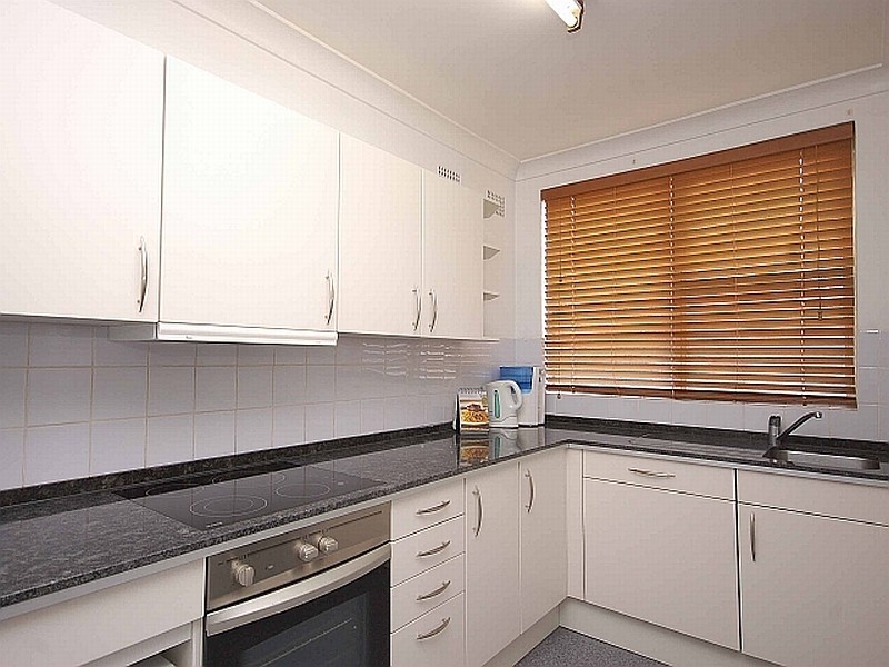 2/30 Meadow Crescent, Meadowbank NSW 2114