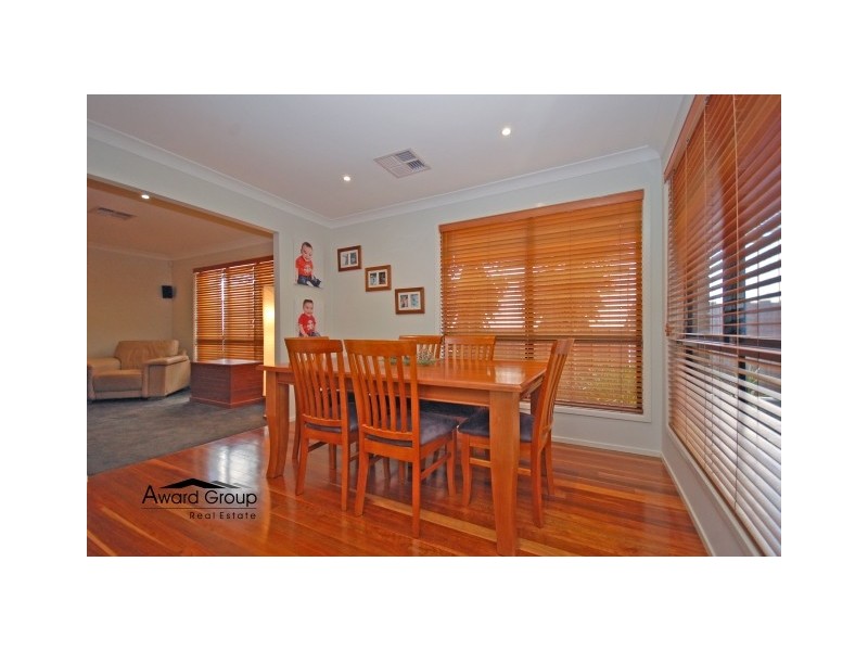 8 Watford Drive, Stanhope Gardens NSW 2768