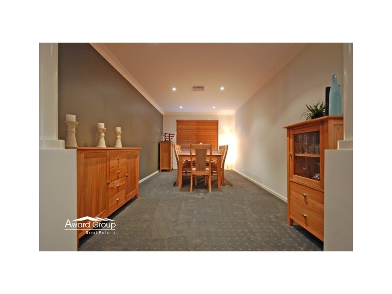 8 Watford Drive, Stanhope Gardens NSW 2768