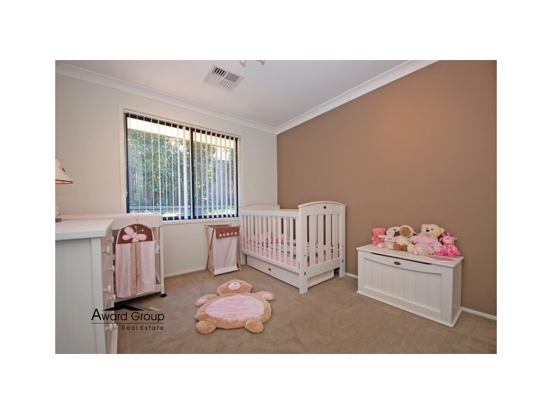 8 Watford Drive, Stanhope Gardens NSW 2768