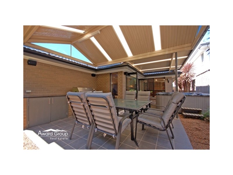 8 Watford Drive, Stanhope Gardens NSW 2768