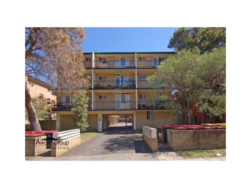 1/4 Bank Street, Meadowbank NSW 2114