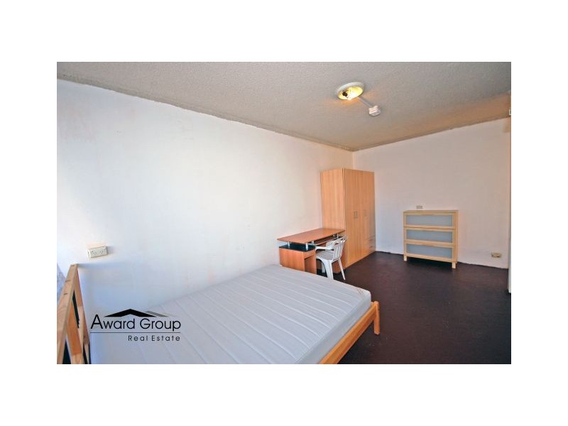 1/4 Bank Street, Meadowbank NSW 2114