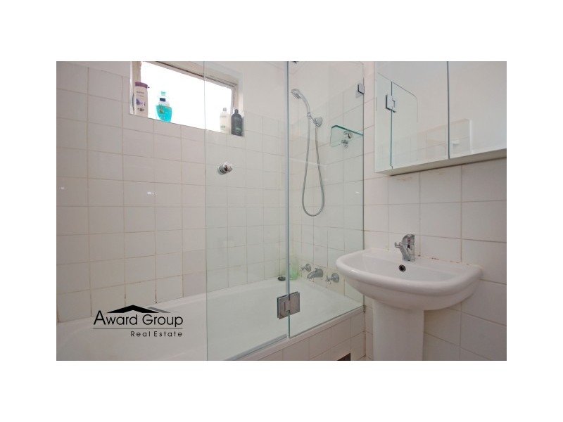 2/35 Meadow Cres, Meadowbank NSW 2114