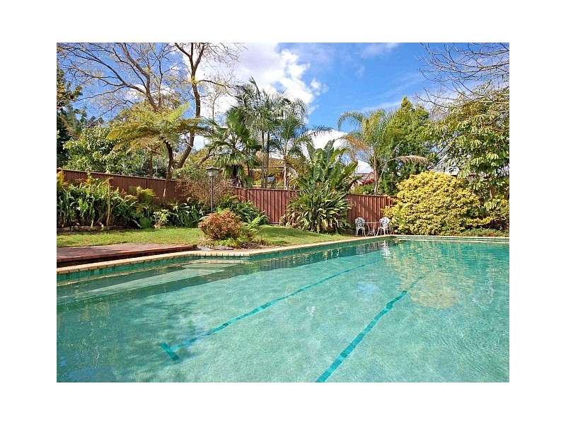 15 Panaview Cres, North Rocks NSW 2151