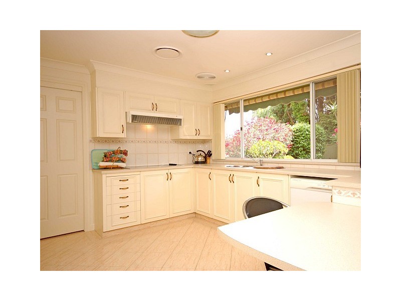 16 Panaview Cres, North Rocks NSW 2151