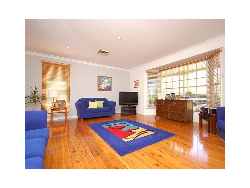 8 Panaview Cres, North Rocks NSW 2151