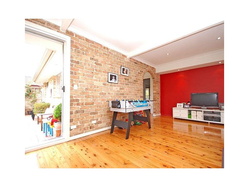 8 Panaview Cres, North Rocks NSW 2151