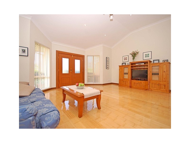 4/2 Crowley Cres, Melrose Park NSW 2114