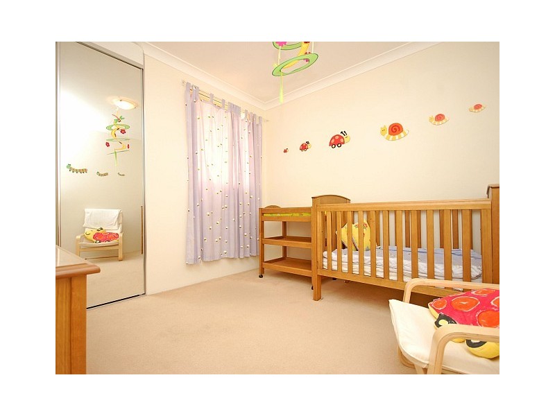 4/2 Crowley Cres, Melrose Park NSW 2114