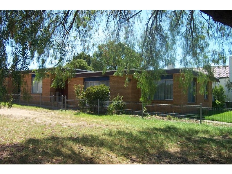 83 Edwards Street, Young NSW 2594
