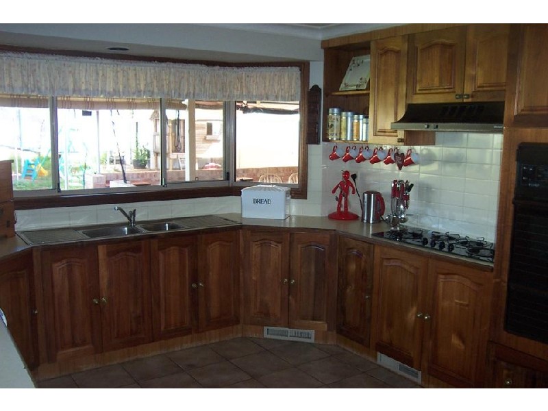 79 Binalong Street, Young NSW 2594