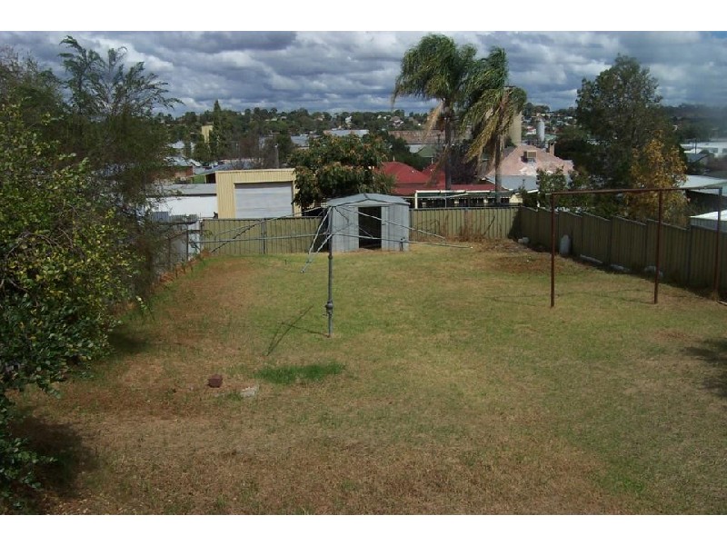 148 William Street, Young NSW 2594