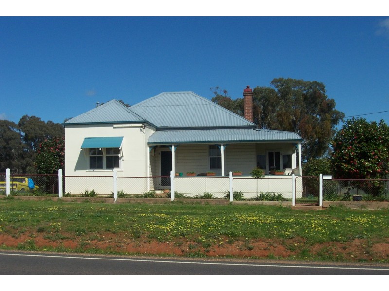 64 Willawong Street, Young NSW 2594