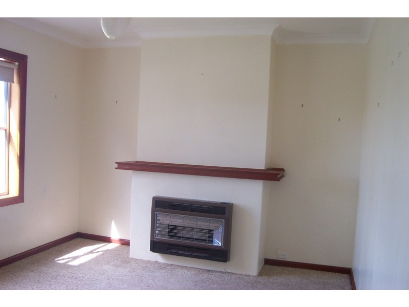 38 Currawong Street, Young NSW 2594