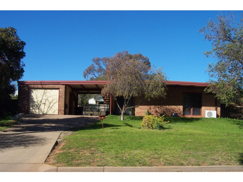 2 Watson Street, Young NSW 2594