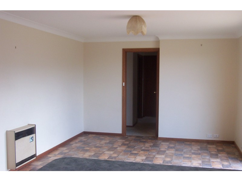 7 BROCADE PLACE, Young NSW 2594