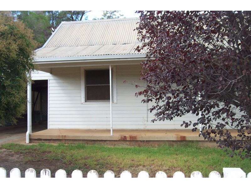 46 McLerie, Young NSW 2594