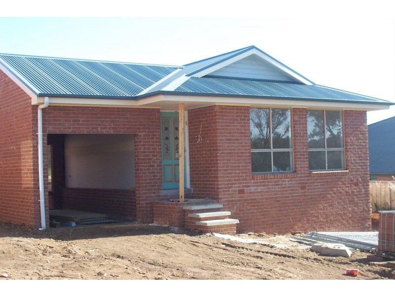 3/10 PETTICOAT LANE, Young NSW 2594