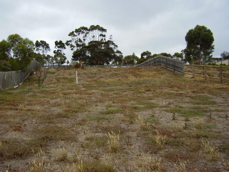 20 Rosehill Drive, Bacchus Marsh VIC 3340