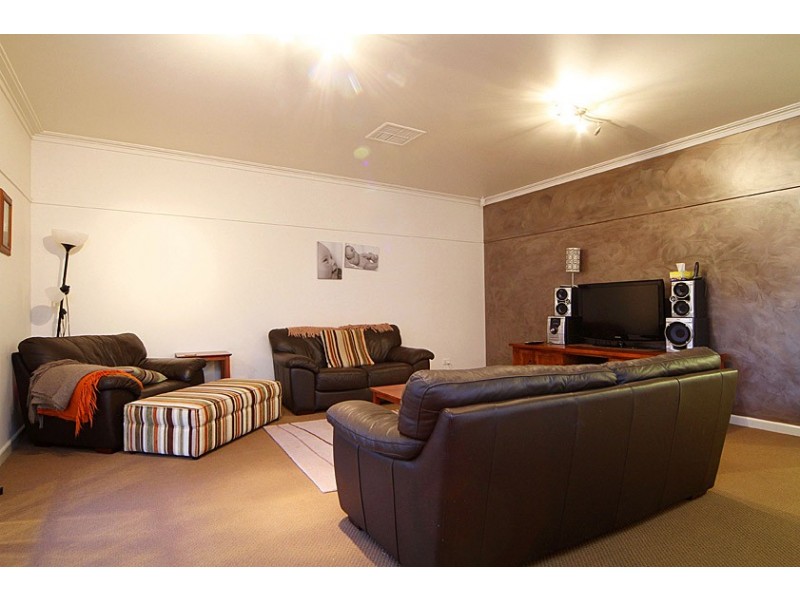 184 Melbourne Ave, Glenroy VIC 3046