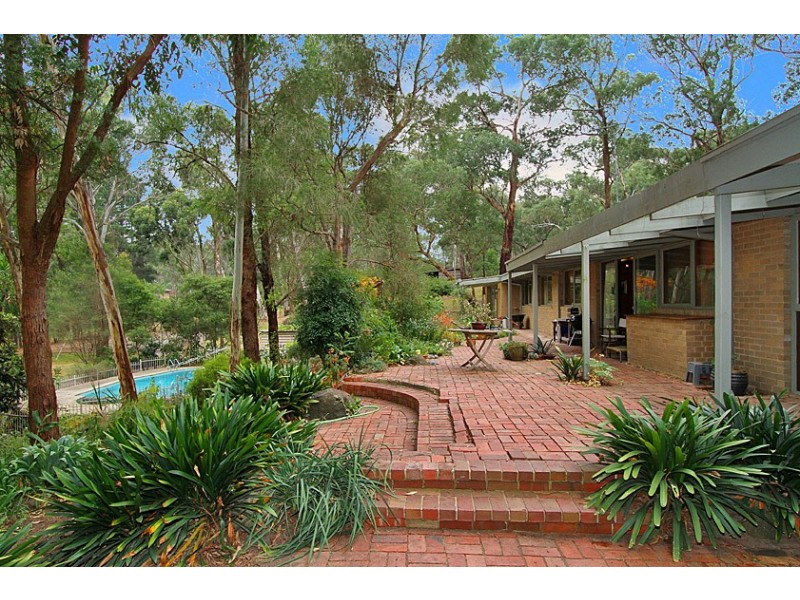3 Yarra Braes Rd, Eltham VIC 3095
