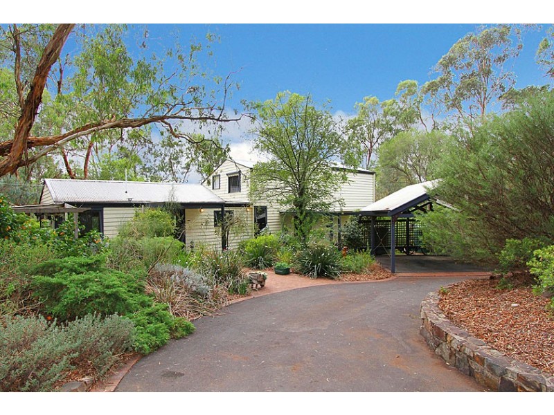 61 Sweeneys Lane, Eltham VIC 3095