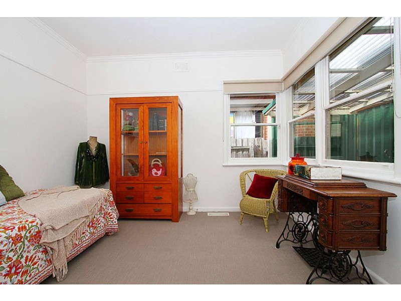 26 Kia Ora Rd, Reservoir VIC 3073