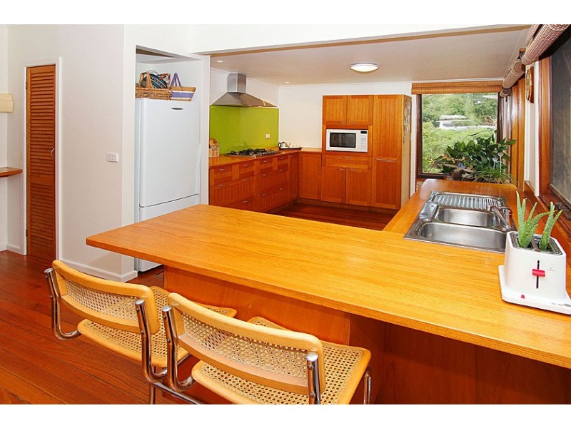 61 Sweeneys Lane, Eltham VIC 3095