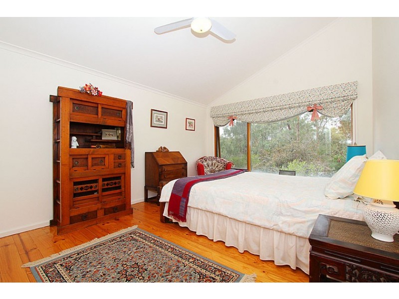 61 Sweeneys Lane, Eltham VIC 3095
