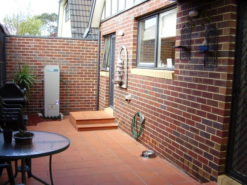 2/54 Cheddar Rd, Reservoir VIC 3073