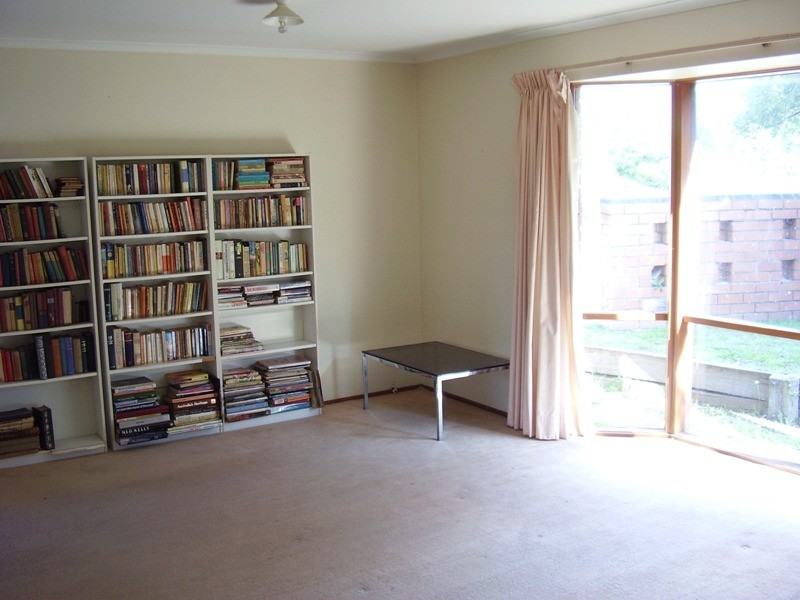 30 Robb St, Reservoir VIC 3073