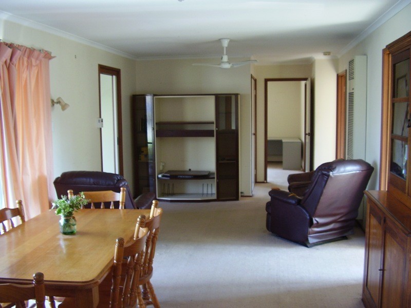 30 Robb St, Reservoir VIC 3073