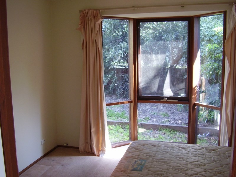 30 Robb St, Reservoir VIC 3073