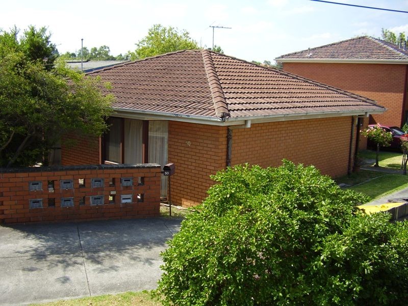 30 Robb St, Reservoir VIC 3073