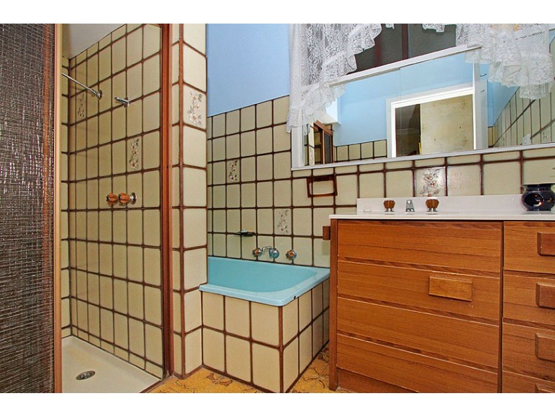 12 Watt Ave, Oak Park VIC 3046