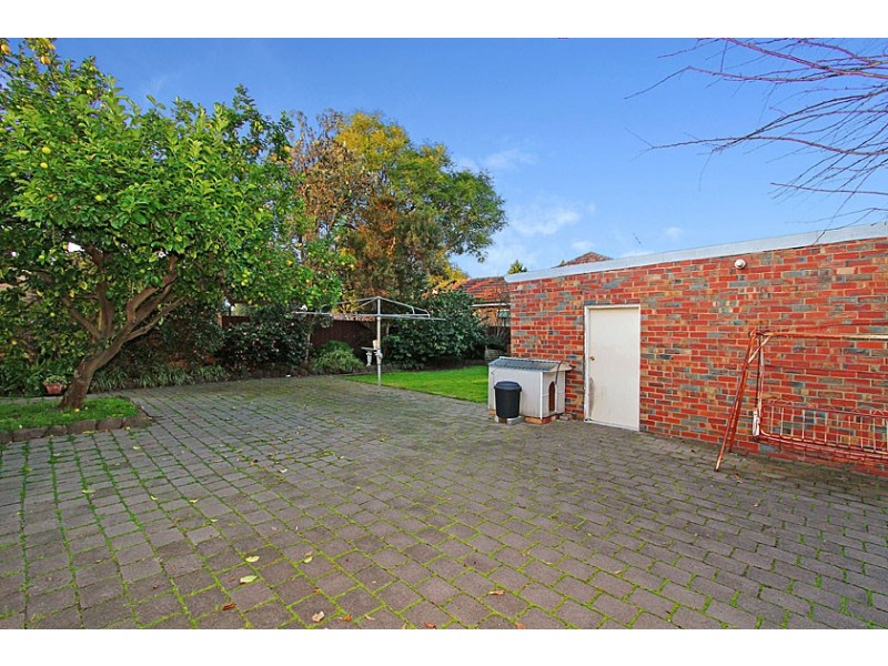 12 Watt Ave, Oak Park VIC 3046
