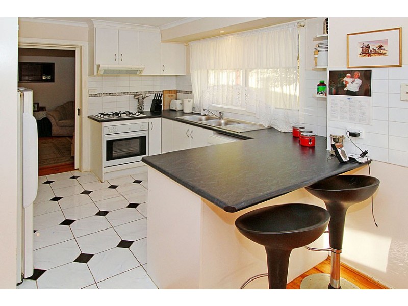 5 Duval Crt, Albanvale VIC 3021