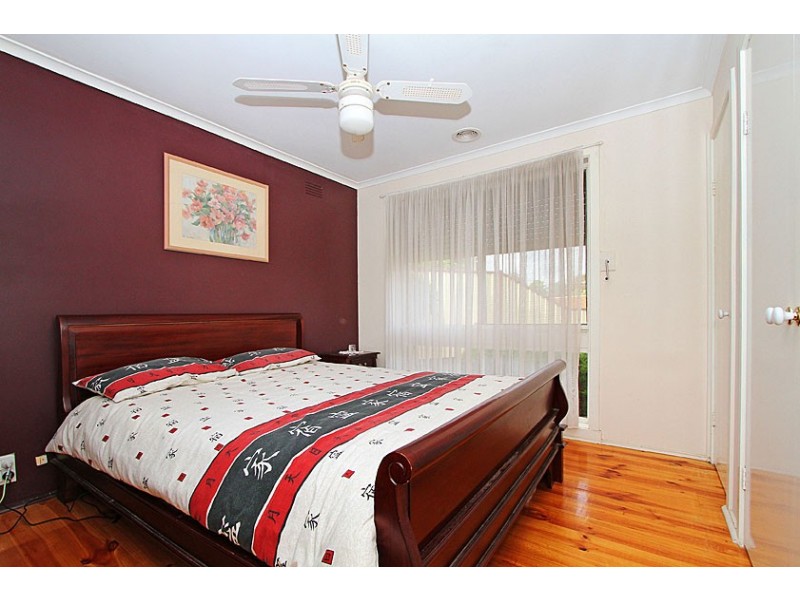 5 Duval Crt, Albanvale VIC 3021