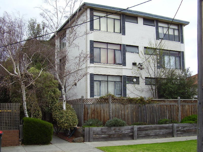 2/17 Bulla Road, Essendon VIC 3040