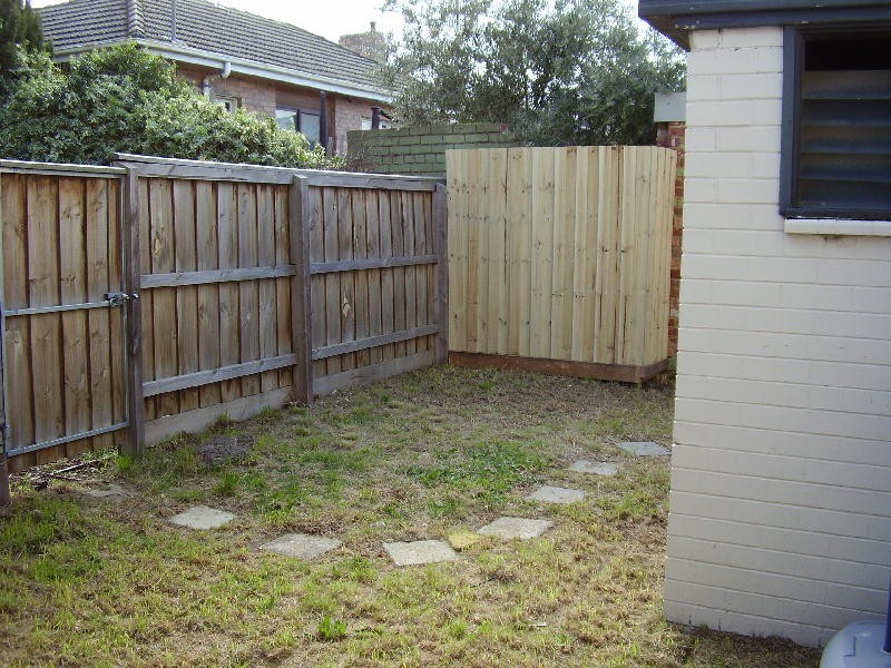 2/17 Bulla Road, Essendon VIC 3040