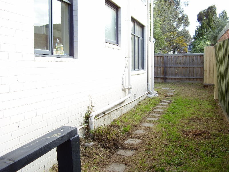 2/17 Bulla Road, Essendon VIC 3040