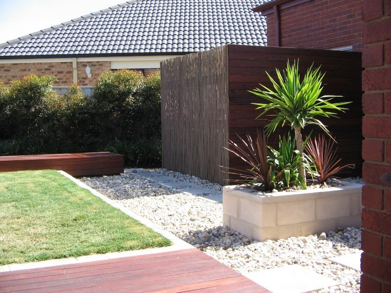 27 Blenheim Way, Caroline Springs VIC 3023