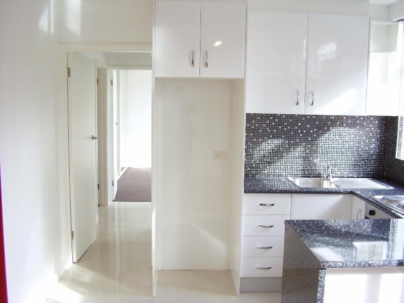 2/17 Bulla Rd, Essendon VIC 3040