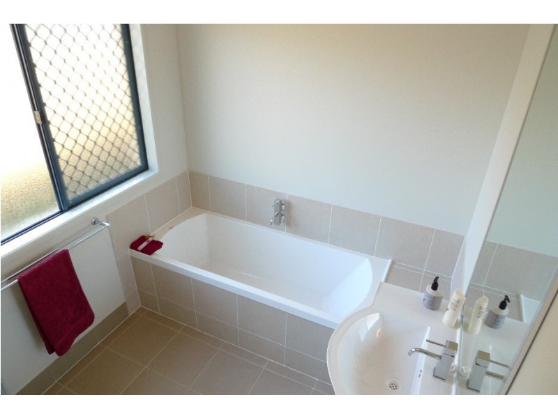 20 Stone Brook Court, Cashmere QLD 4500