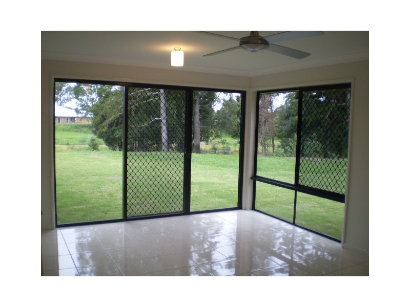 5 Reiners Rd, Samford Valley QLD 4520