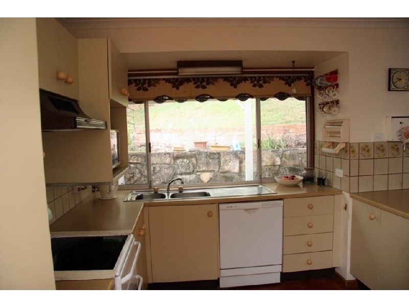 70 Marmindie St, Chapel Hill QLD 4069