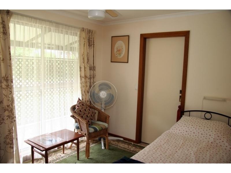 70 Marmindie St, Chapel Hill QLD 4069