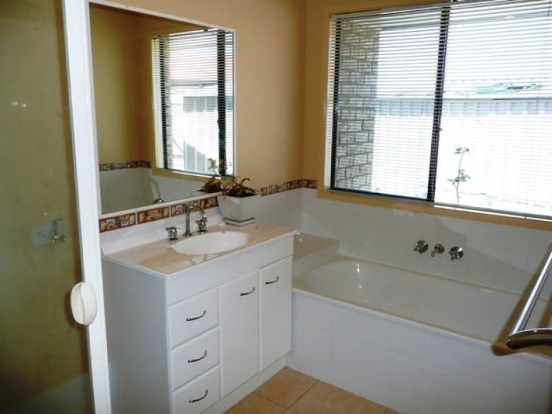 3 Carolyn St, Upper Coomera QLD 4209